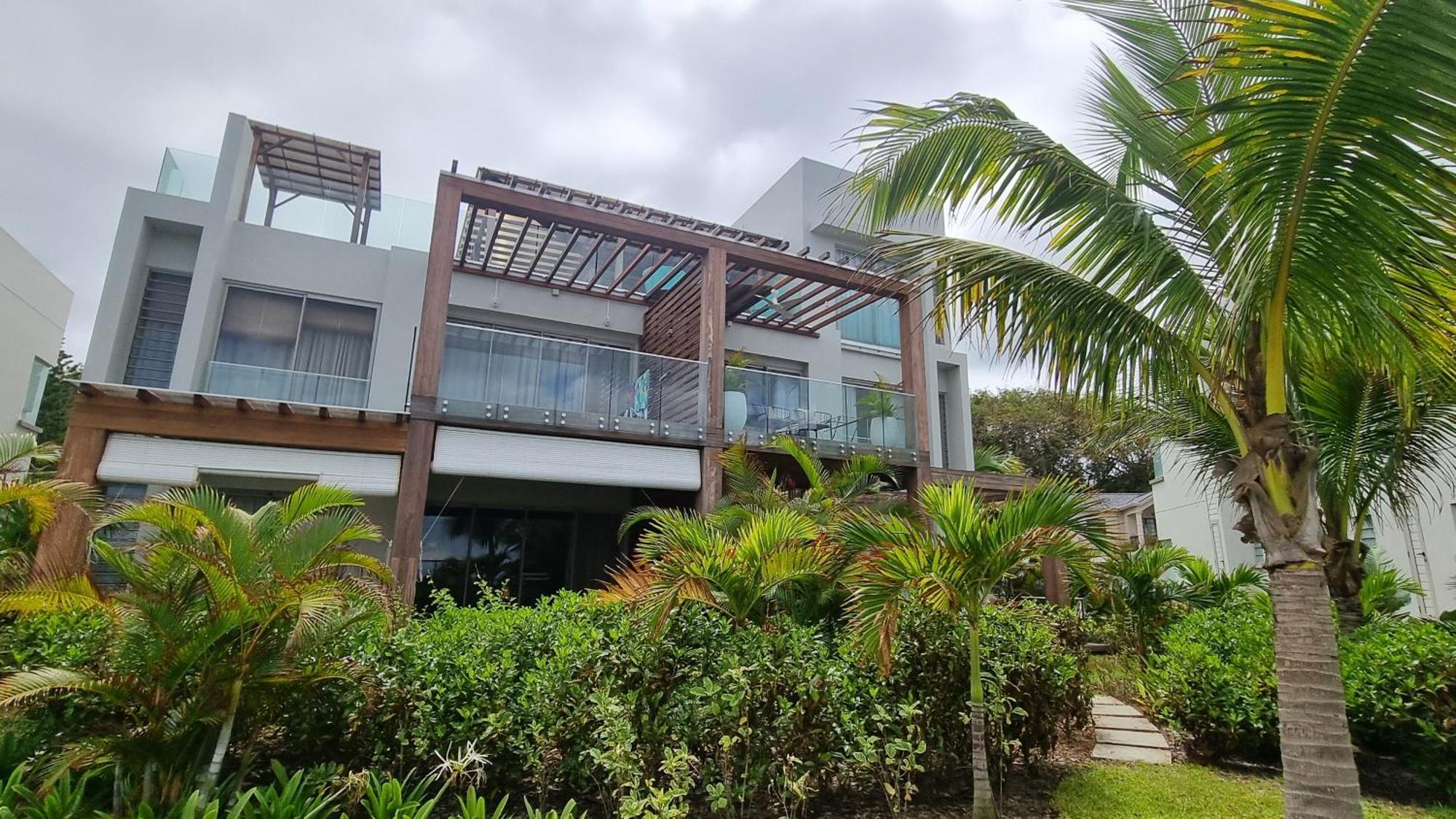 Ocean Point Beach Front Apartment Pointe aux Piments Exterior foto