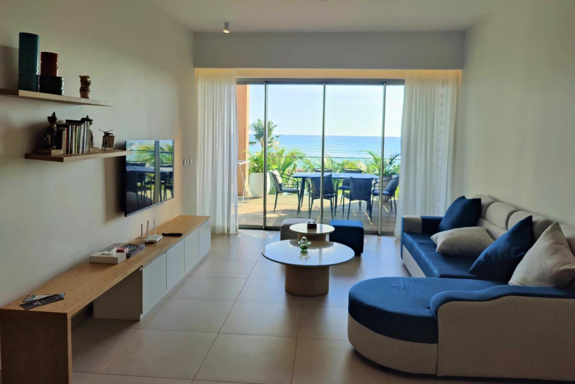Ocean Point Beach Front Apartment Pointe aux Piments Exterior foto
