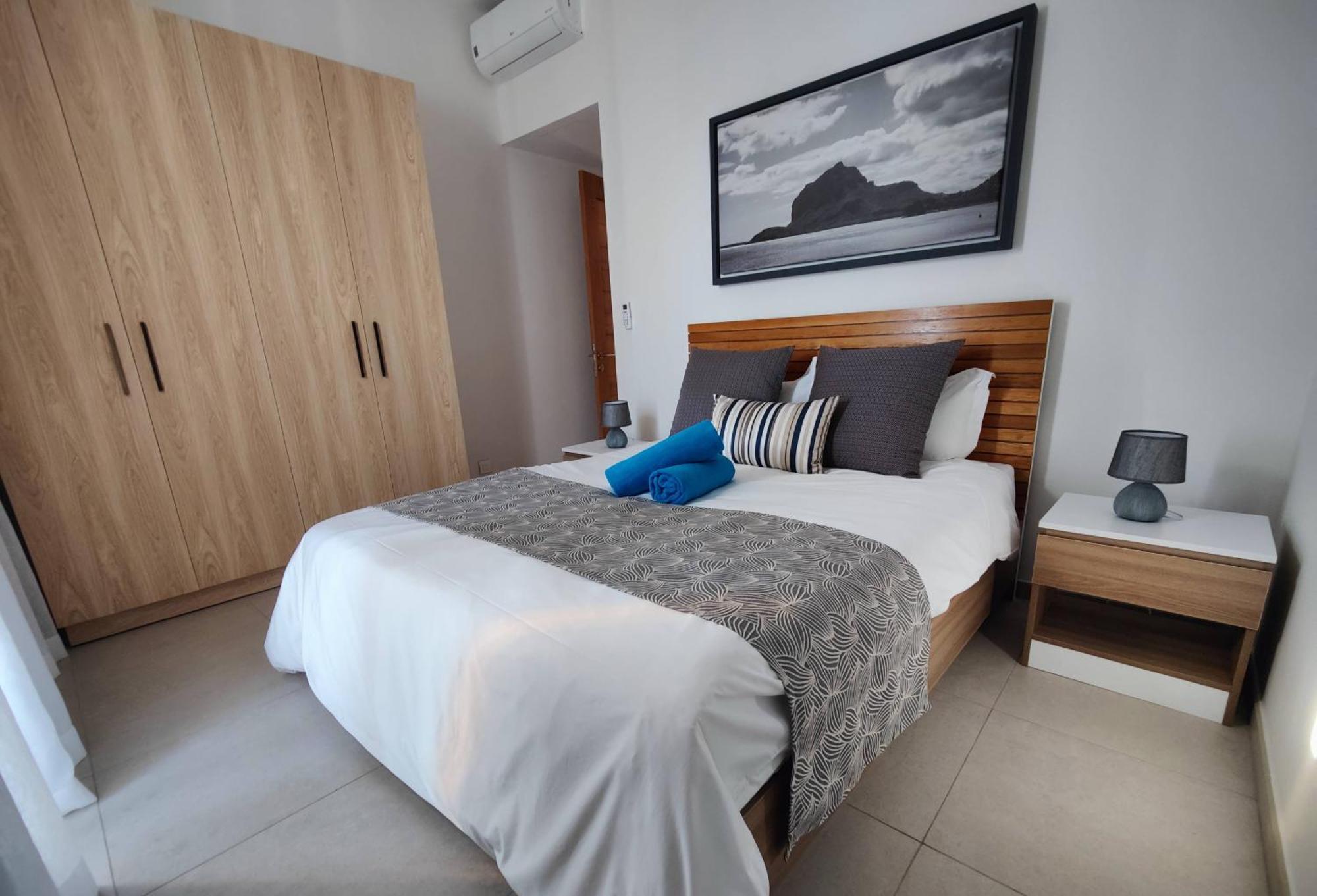 Ocean Point Beach Front Apartment Pointe aux Piments Exterior foto