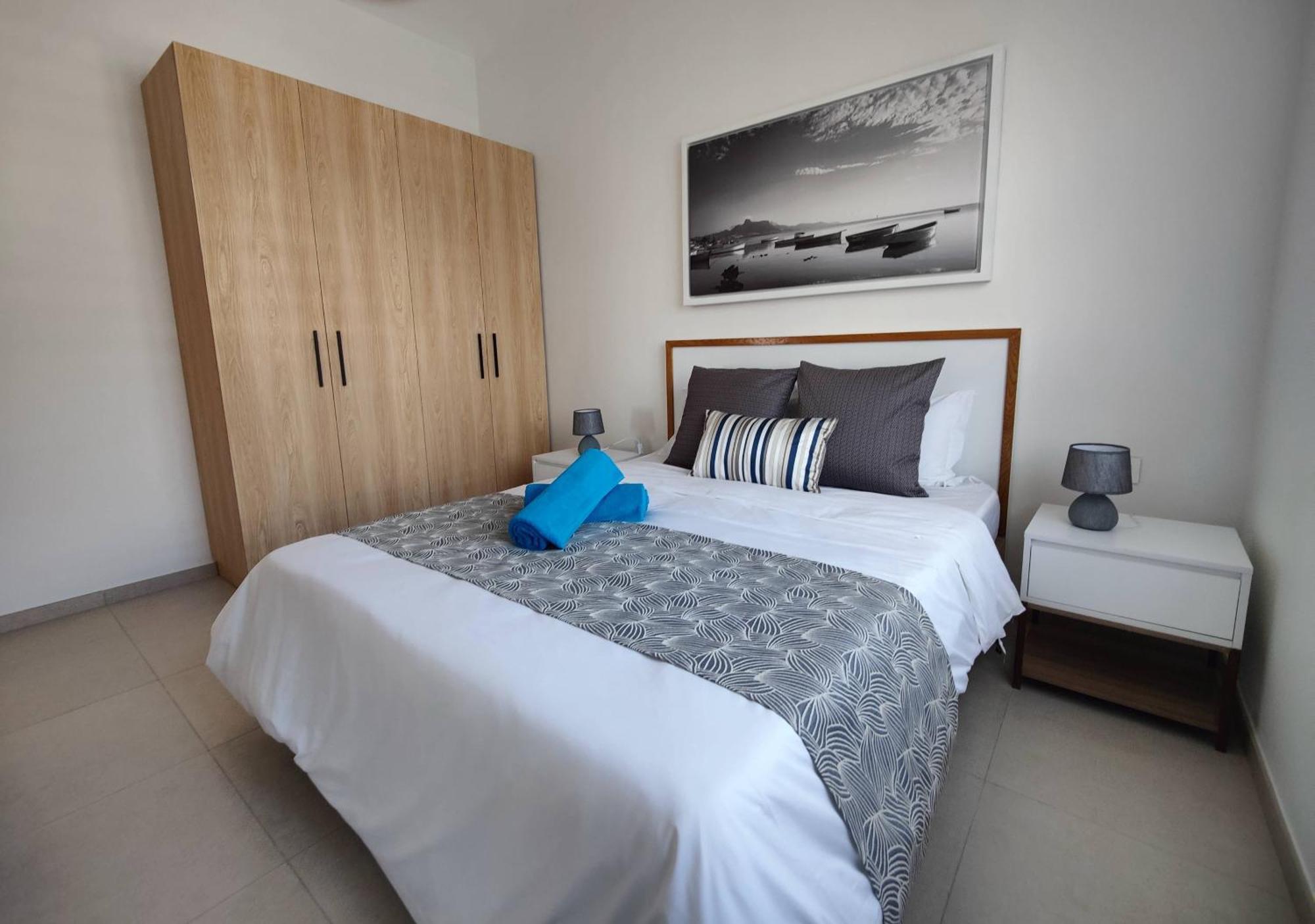 Ocean Point Beach Front Apartment Pointe aux Piments Exterior foto